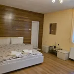 коларски Konukevi Sapareva Banya